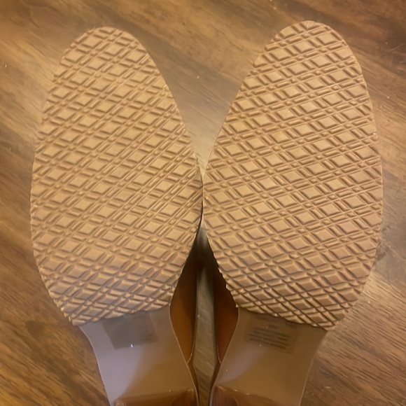 Colin Stuart Brown/Tan Leather Mule Heels, 8 - Picture 5 of 5